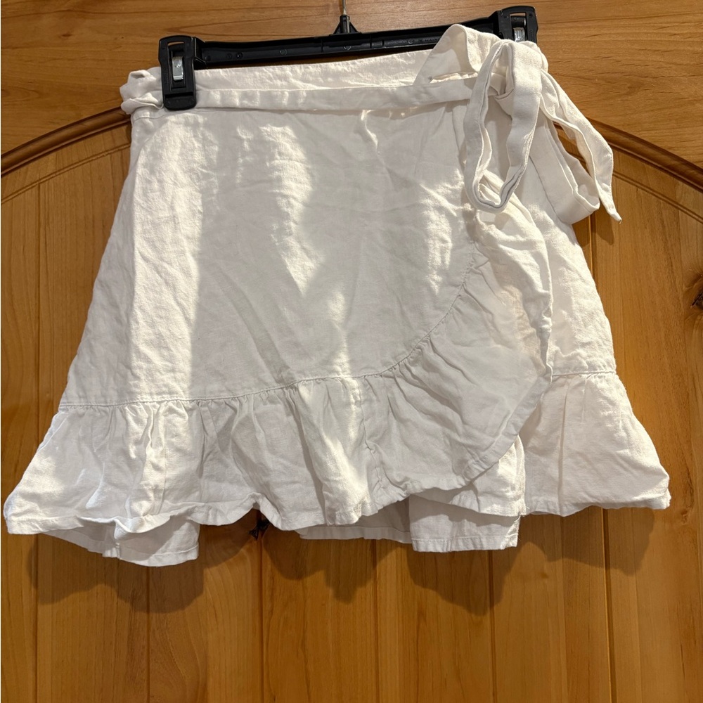 Aerie White Ruffle Mini Skirt